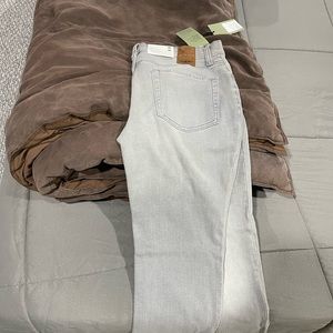 Skinny Grey Jeans. Good fellow. Never worn. Great condition. Size 30/30. Mens.
